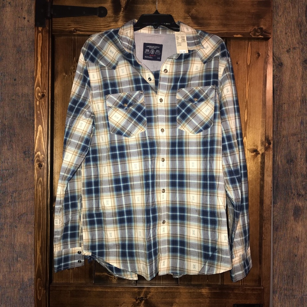 ❌SOLD❌Men’s AE Pearl Snap Button Up